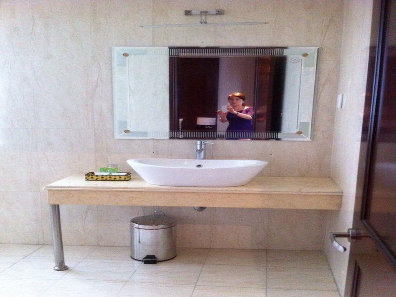 Long Anh Hotel Дананг Екстериор снимка